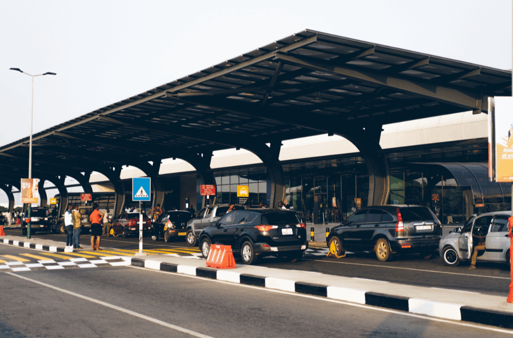 Au Ghana, recycler le plastique pour construire des routes durables
