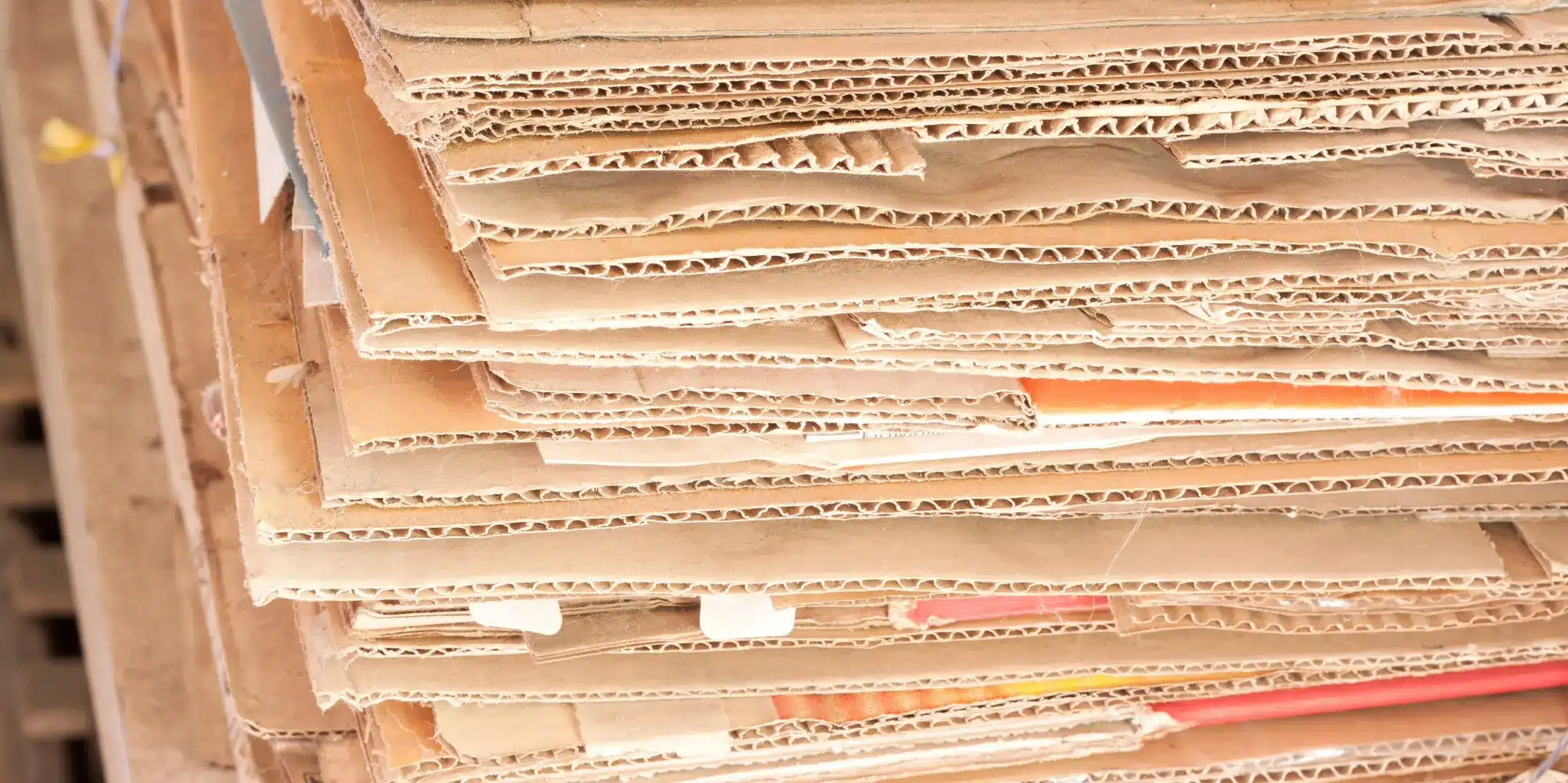 Carton ondulé recyclable souvent utilisé pour les colis et boîtes en carton